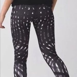 Lululemon Wunder Under Pant III - size 6